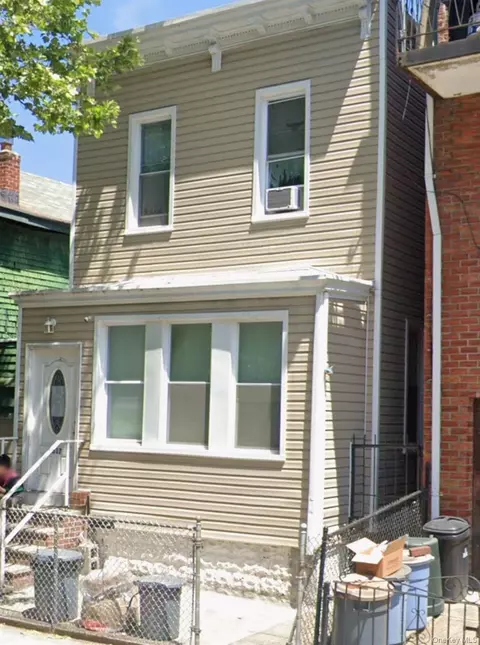 4317 53rd St, New York, NY 11377