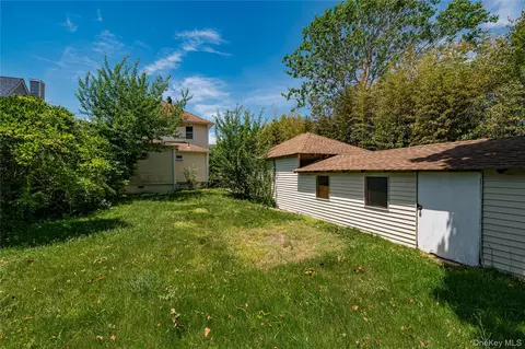 Exterior - 129 Bay Ave, Patchogue, NY 11772 photo 3 of 3