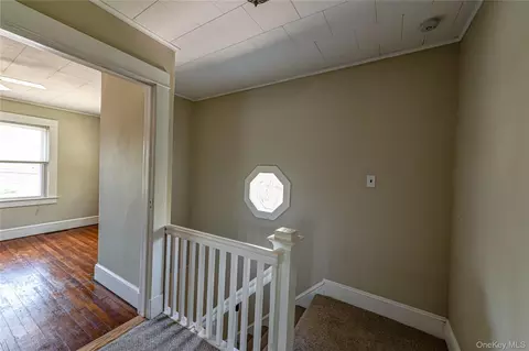 Entry Way - 129 Bay Ave, Patchogue, NY 11772 photo 3 of 3