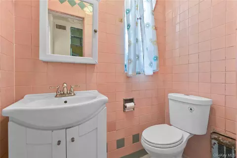 Bath - 224 E 55th St, Brooklyn, NY 11203 photo 1 of 3