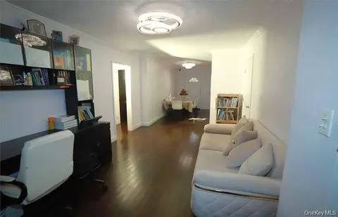 71-38 147th St #27A, Flushing, NY 11367 photo 3