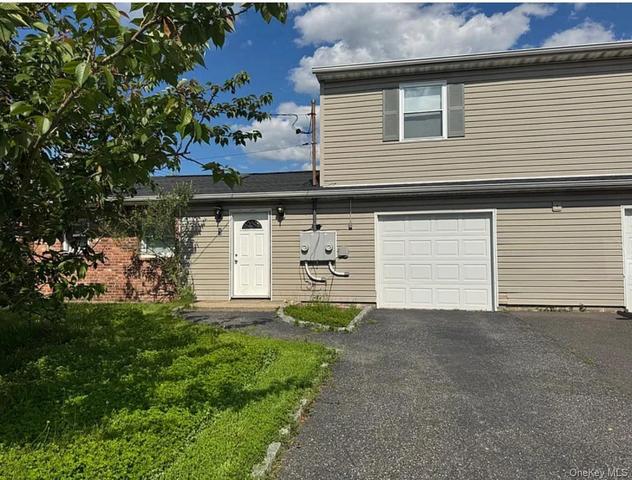 1 Eisenhower Rd, Centereach, NY 11720