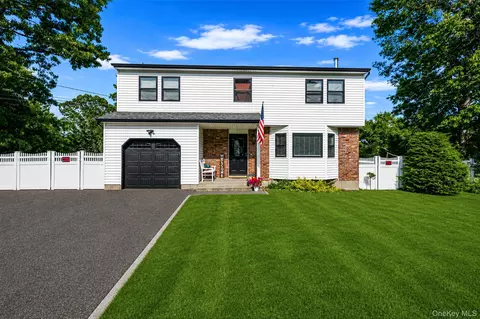 53 Abbott Ave, Mastic, NY 11950