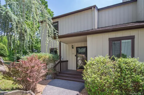 280 Birch Ln, Greenburgh, NY 10533