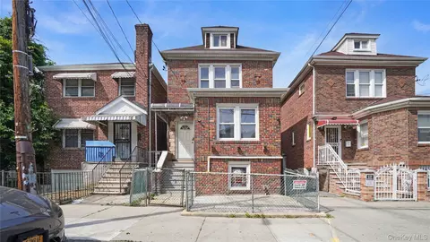 937 E 225th St, New York, NY 10466