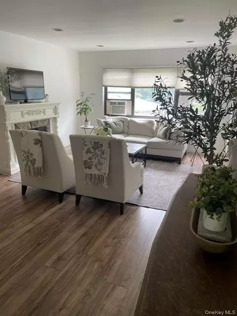 313 Main St #A, North Hempstead, NY 11576
