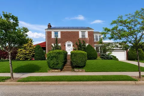 530 Washington Blvd, Long Beach, NY 11561
