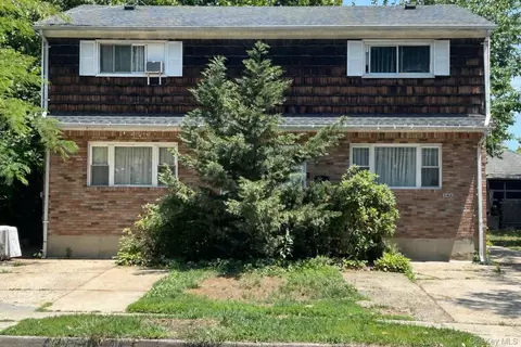 34 Inwood Rd, North Hempstead, NY 11050
