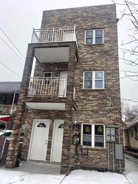 9904 42nd Ave, New York, NY 11368