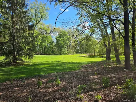 15 Rockledge Rd, Harrison, NY 10580 photo 2