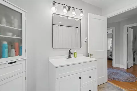 Bath - 75 S Randolph Ave, Poughkeepsie, NY 12601 photo 2 of 3
