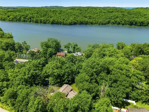 44 Sayer Rd, Blooming Grove, NY 10914