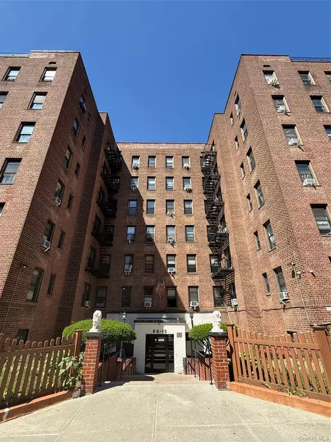 6615 Wetherole St #C11, Rego Park, NY 11374