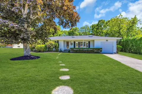 6 Oldfield Ln, Southampton, NY 11942