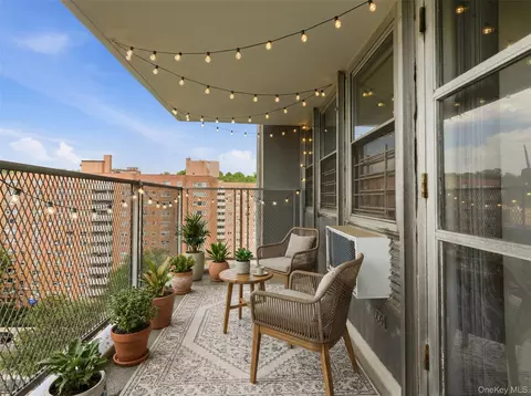 290 W 232nd St #11E, New York, NY 10463