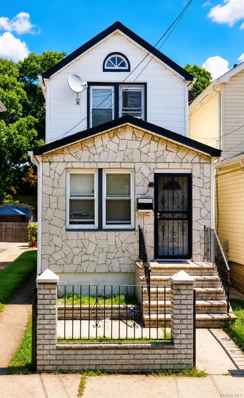 11129 147th St, Jamaica, NY 11435
