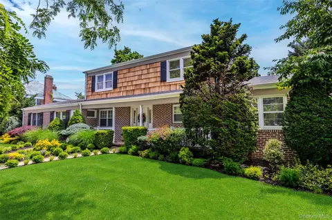 467 Hempstead Ave, Rockville Centre, NY 11570