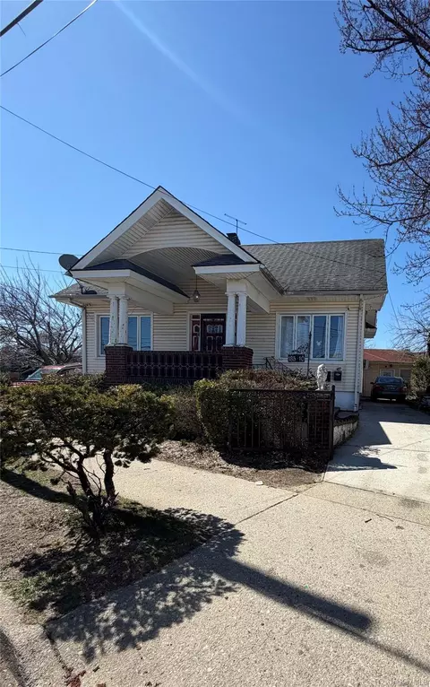 13510 Farmers Blvd, Jamaica, NY 11434