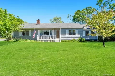 9 Epson Crse, Brookhaven, NY 11719