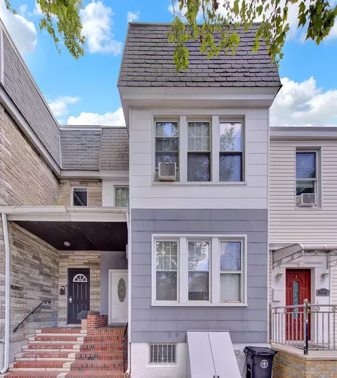 70-29 68 Th Pl, New York, NY 11385