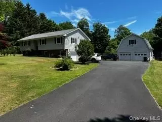 18 Helms Hill Rd, Blooming Grove, NY 10914