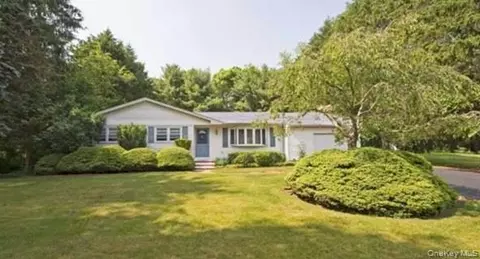 54 Randall Rd, Wading River, NY 11792
