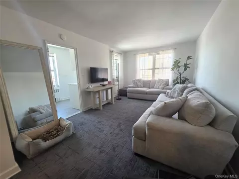 33-15 81st St #5D, New York, NY 11372