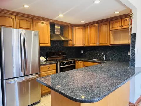 Kitchen - 136-17 Maple Ave #5A, New York, NY 11355 photo 1 of 1