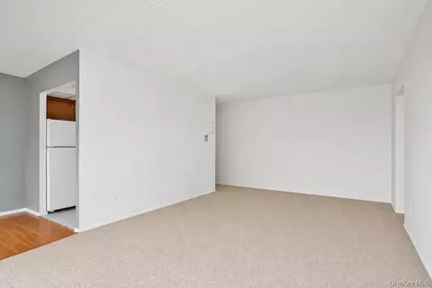 Living - 150 Overlook #5F, Peekskill, NY 10566 photo 6 of 6