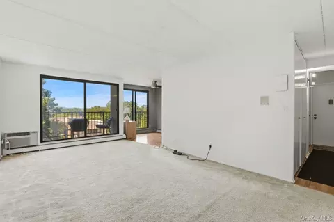 Living - 150 Overlook #5F, Peekskill, NY 10566 photo 1 of 7