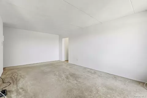 Living - 150 Overlook #5F, Peekskill, NY 10566 photo 3 of 7