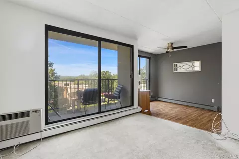 Living - 150 Overlook #5F, Peekskill, NY 10566 photo 5 of 7