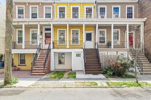 4238 Vireo Ave, New York, NY 10470