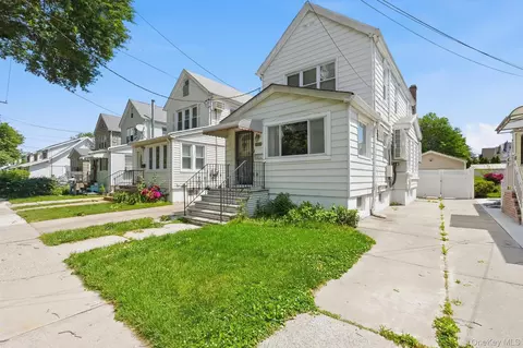 92-51 Winchester Blvd, New York, NY 11428