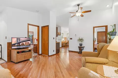 Entry Way - 3 Echo Trl, Monroe, NY 10950 photo 1 of 7