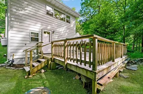 Exterior - 3 Echo Trl, Monroe, NY 10950 photo 2 of 11