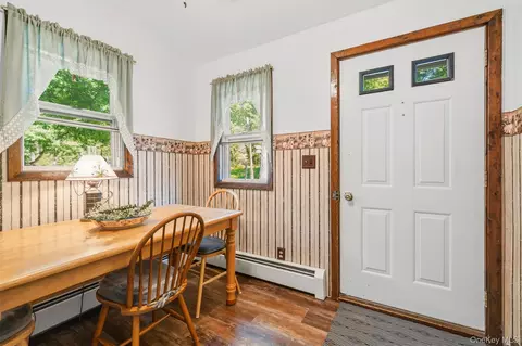 Entry Way - 3 Echo Trl, Monroe, NY 10950 photo 3 of 7