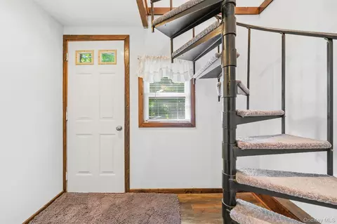 Entry Way - 3 Echo Trl, Monroe, NY 10950 photo 6 of 7