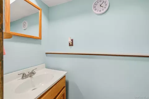 Bath - 3 Echo Trl, Monroe, NY 10950 photo 2 of 2