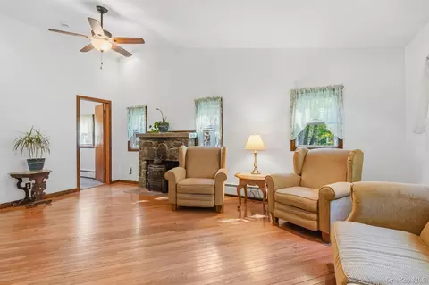 Living - 3 Echo Trl, Monroe, NY 10950 photo 3 of 4