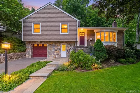 12 Overlook Rd N, White Plains, NY 10603