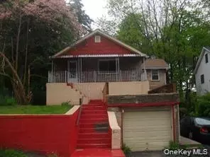 8 Smith St, Thompson, NY 12701