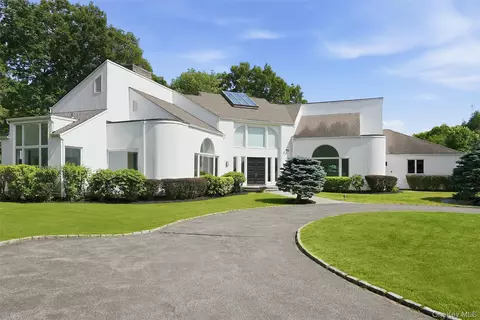 6 Hunting Trl, North Castle, NY 10504