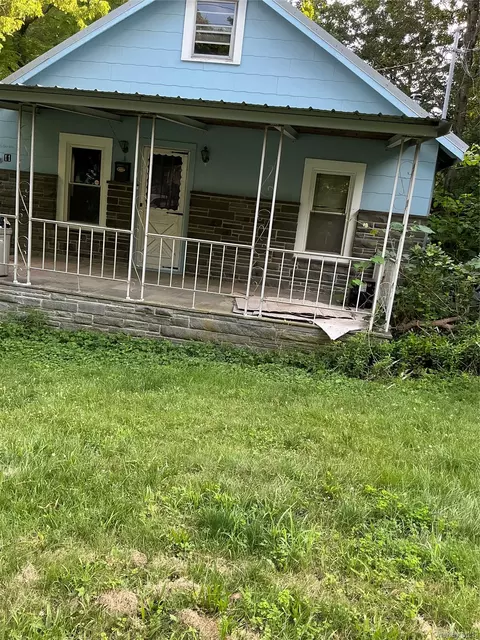 11 Smith St, Thompson, NY 12701