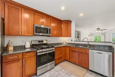 Kitchen - 125 Riverbend Dr, Peekskill, NY 10566 photo 2 of 3