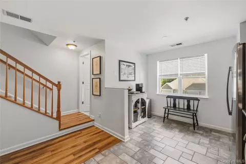 Entry Way - 125 Riverbend Dr, Peekskill, NY 10566 photo 3 of 3