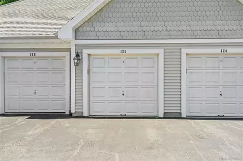 Exterior - 125 Riverbend Dr, Peekskill, NY 10566 photo 5 of 7