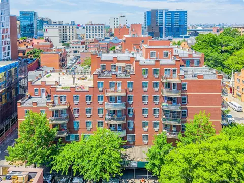 3506 Leavitt St #5H, Flushing, NY 11354