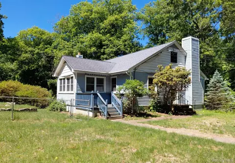 27 Hillside Dr, Cortlandt, NY 10567