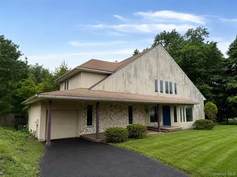 160 S Conger Ave, Clarkstown, NY 10920